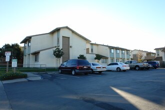 Las Casas de Madera in Salinas, CA - Foto de edificio - Building Photo