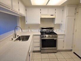 9118 Cedar St in Bellflower, CA - Building Photo