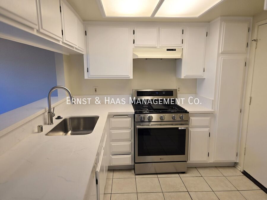 9118 Cedar St in Bellflower, CA - Building Photo