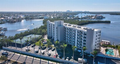 4835 Bonita Beach Rd SW in Bonita Springs, FL - Foto de edificio - Building Photo
