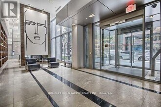 38 Grenville St in Toronto, ON - Building Photo - Building Photo