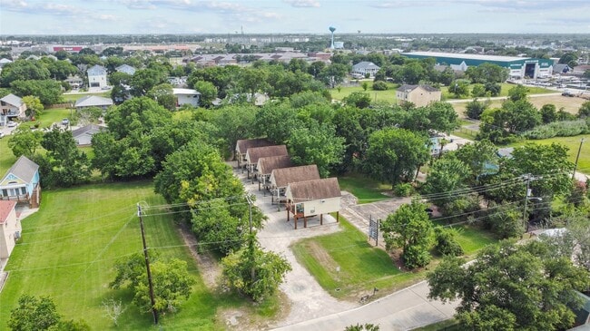 120 Grove Rd in Kemah, TX - Building Photo - Building Photo