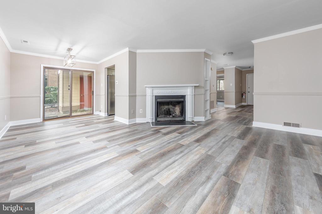 401B Cypress Point Cir in Mount Laurel, NJ - Building Photo