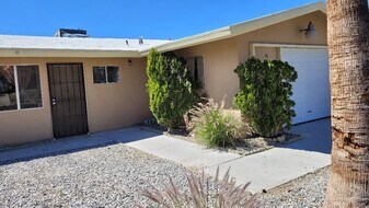 66175 Santa Rosa Rd in Desert Hot Springs, CA - Building Photo