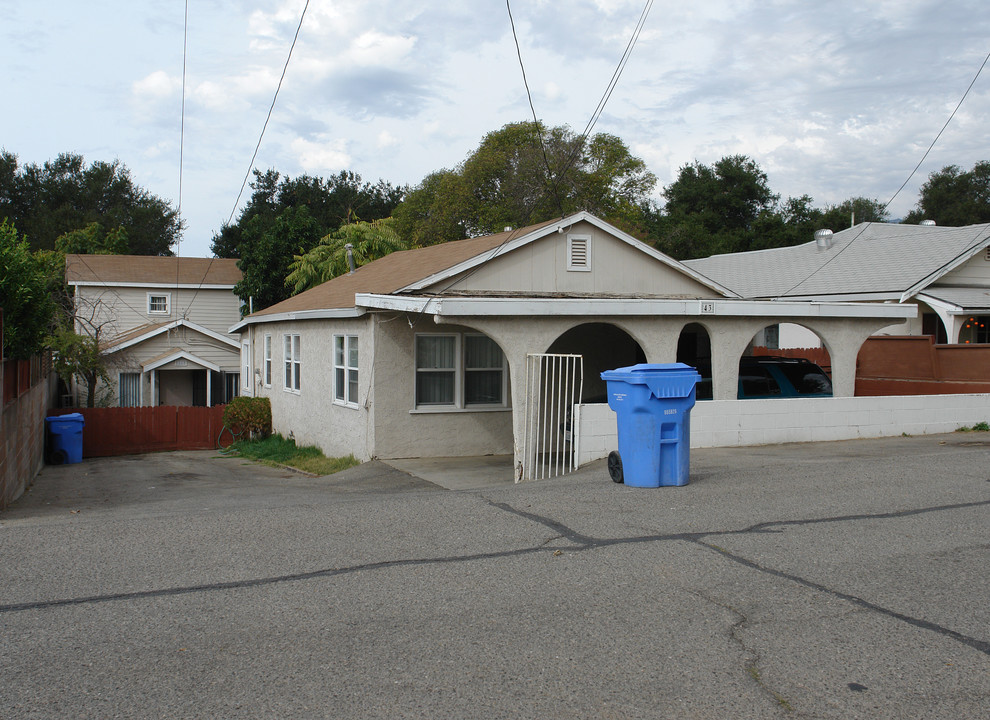 43 Bundren St in Oak View, CA - Building Photo