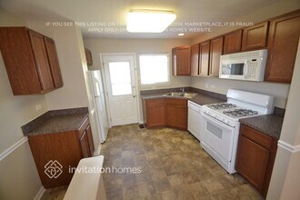 180 E Big Horn Dr in Hainesville, IL - Foto de edificio - Building Photo