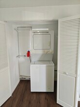 9080 Terrace Dr, Unit studio in La Mesa, CA - Foto de edificio - Building Photo