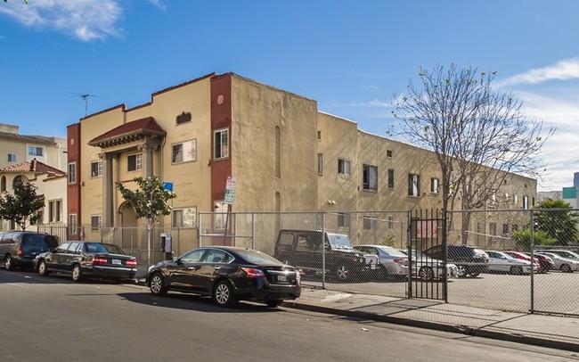 740 S Carondelet in Los Angeles, CA - Building Photo - Building Photo