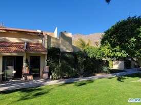 2600 S Palm Canyon Dr in Palm Springs, CA - Building Photo