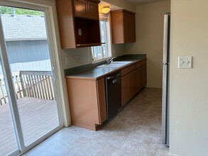 1311 N 14th Pl in Mount Vernon, WA - Building Photo - Building Photo