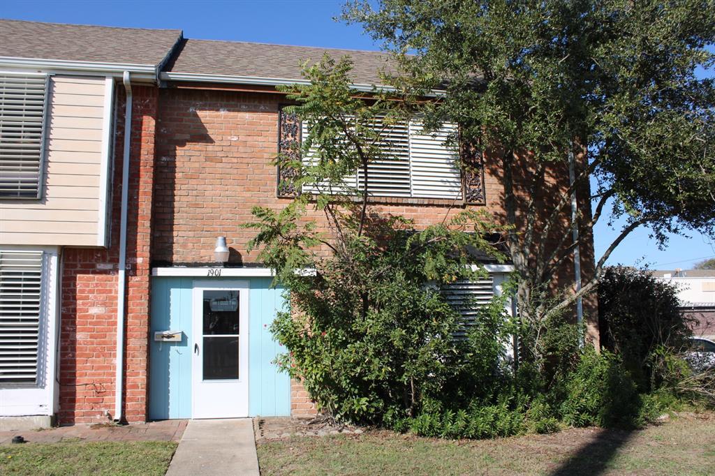 1901 Back Bay Dr in Galveston, TX - Building Photo