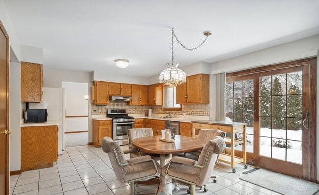 1841 President St in Glendale Heights, IL - Building Photo - Building Photo