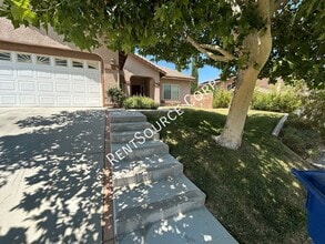 39821 Sunstar St in Palmdale, CA - Building Photo - Building Photo