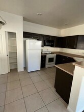 3520 Glorious Iris Pl, Unit 2 in North Las Vegas, NV - Building Photo - Building Photo