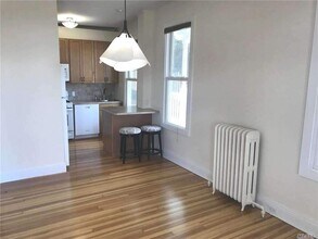 52 Prospect Ave in Sea Cliff, NY - Building Photo - Building Photo