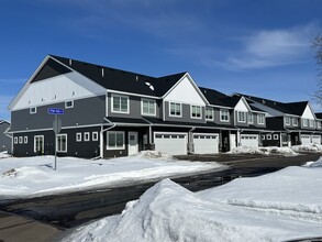 7766 Lachman Ave NE in Otsego, MN - Foto de edificio - Building Photo