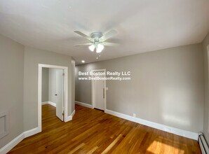 23 Elmer St, Unit 1 in Cambridge, MA - Foto de edificio - Building Photo