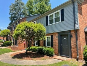136 Park Fairfax Dr in Charlotte, NC - Building Photo - Building Photo