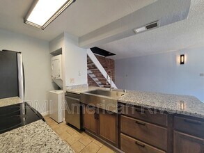 10 La Pera Ct in Sacramento, CA - Building Photo - Building Photo