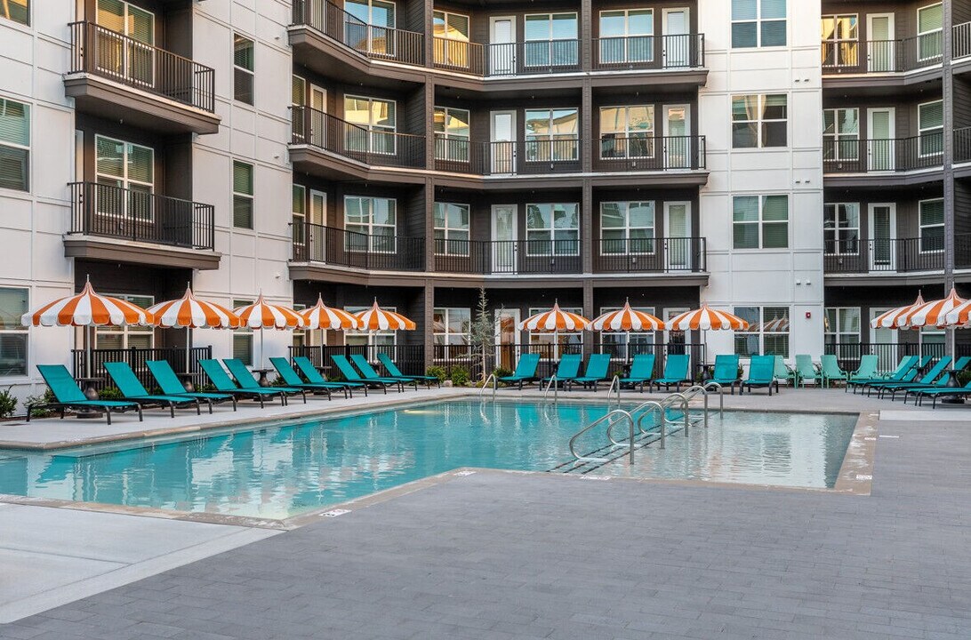 Broadstone Berry Hill in Nashville, TN - Building Photo