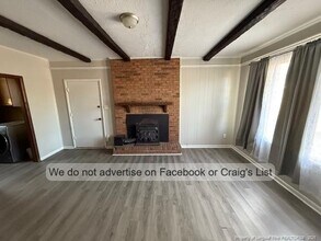1114 Riverside Cir in Spring Lake, NC - Foto de edificio - Building Photo
