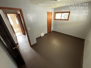 5827 N 65th St in Milwaukee, WI - Foto de edificio - Building Photo