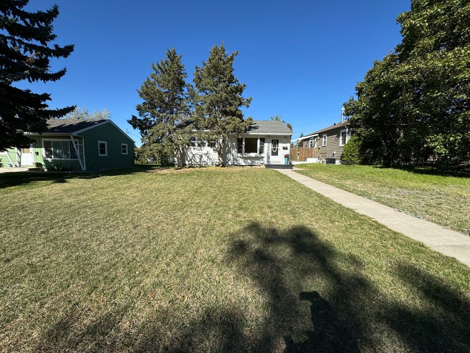 2621 6th Ave S in Great Falls, MT - Foto de edificio