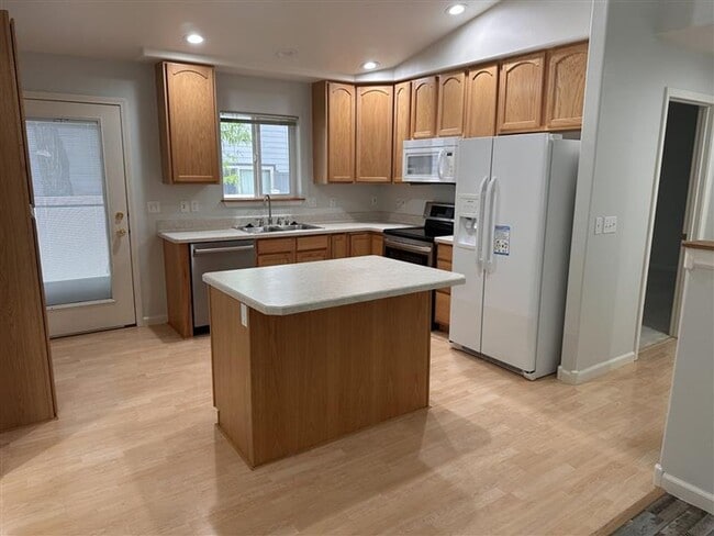 property at 3121 New Hope Dr