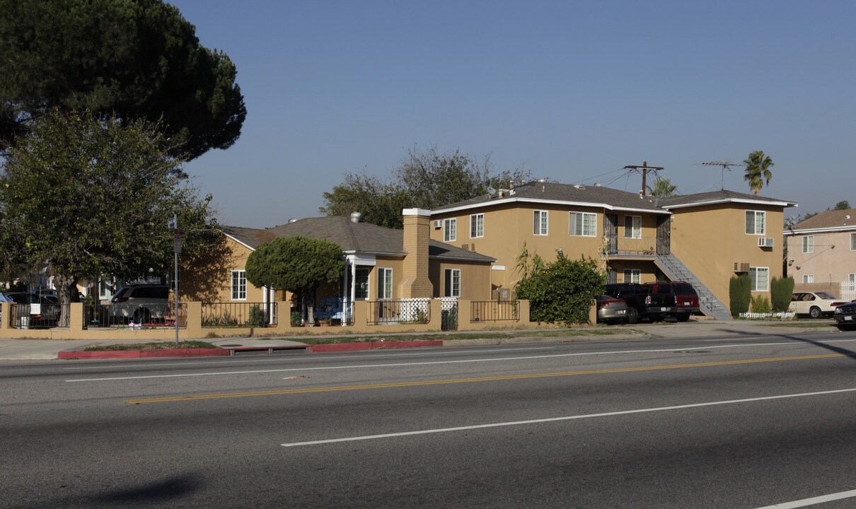 6400 Camellia Ave in North Hollywood, CA - Building Photo