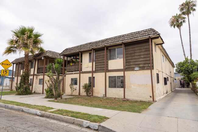 217 N Burris Ave in Compton, CA - Building Photo - Building Photo