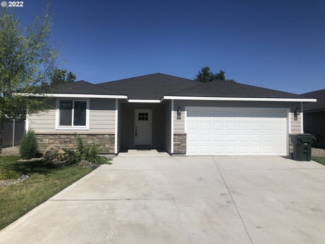 property at 302 Riverwood Ct
