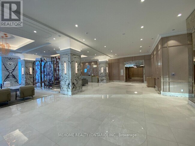 10 Inn On The Pk Dr in Toronto, ON - Building Photo - Building Photo