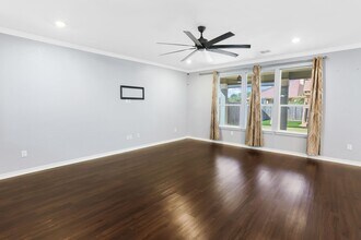 11306 Sawyer Valley in San Antonio, TX - Foto de edificio - Building Photo