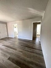 9222-9222 SE Raymond St in Portland, OR - Building Photo - Building Photo