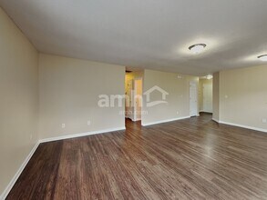 6652 Decatur Commons in Indianapolis, IN - Building Photo - Building Photo