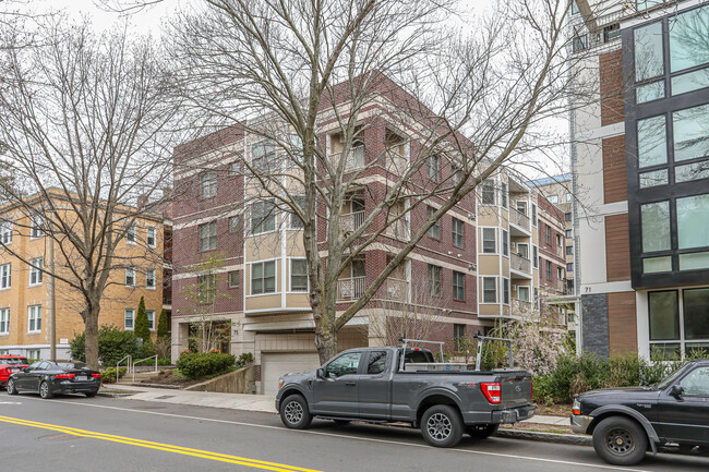 Winchester Arms Apartments in Brookline, MA - Foto de edificio - Building Photo