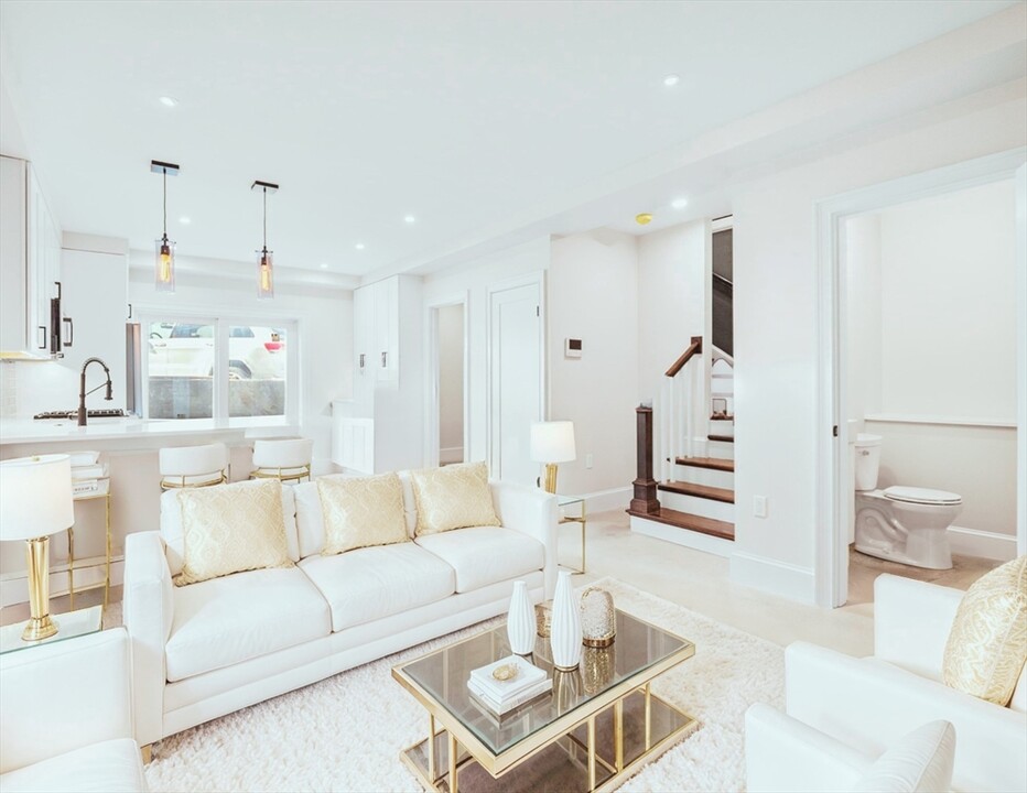 47 Mercer St in Boston, MA - Building Photo