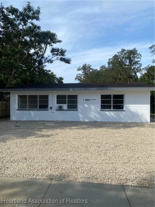 227 S Orange St in Sebring, FL - Building Photo