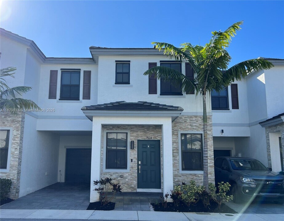 1924 SW 5th Blvd in Fort Lauderdale, FL - Building Photo