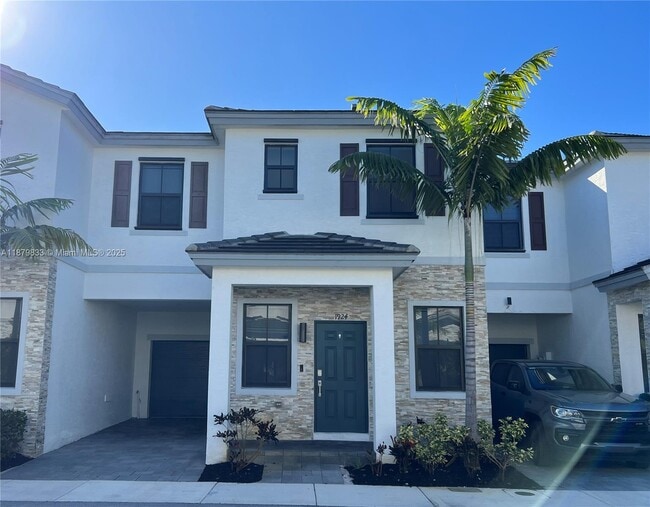 property at 1924 SW 5th Blvd