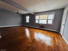 32 Union Pl in Irvington, NJ - Building Photo - Building Photo