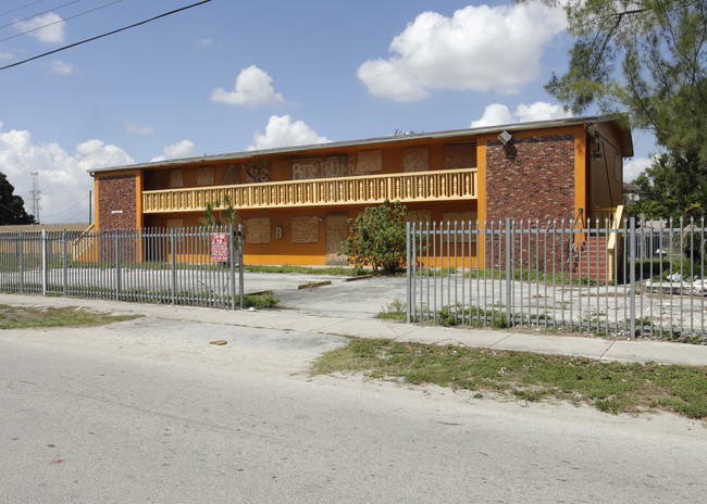 13262 Aswan Rd in Miami, FL - Building Photo - Building Photo