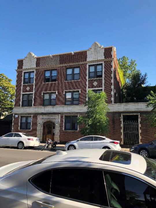 2351 W Wilson Ave in Chicago, IL - Building Photo