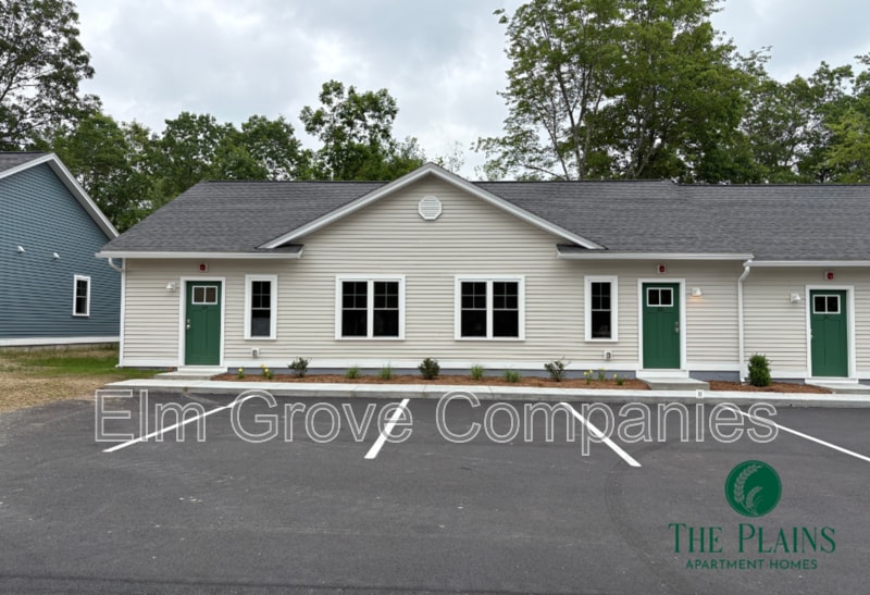 21 Olive Grv Cir in Rochester, NH - Building Photo