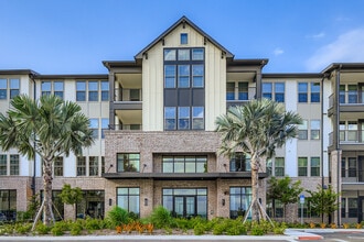 Klara Apartments in Clermont, FL - Foto de edificio - Building Photo