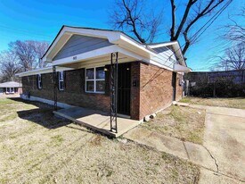 802 PENDLETON St in Memphis, TN - Building Photo