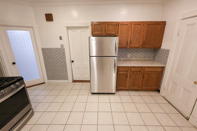 369 Savin Hill Ave, Unit 1 in Boston, MA - Building Photo - Building Photo
