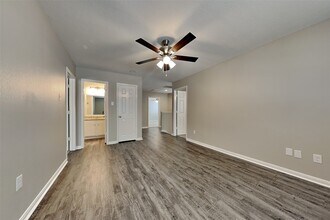 21614 Astipalia Dr in Spring, TX - Foto de edificio - Building Photo