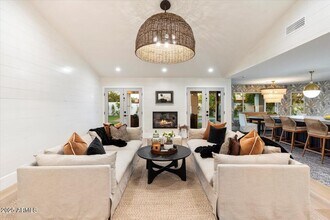 8014 E Del Tesoro Dr in Scottsdale, AZ - Building Photo - Building Photo