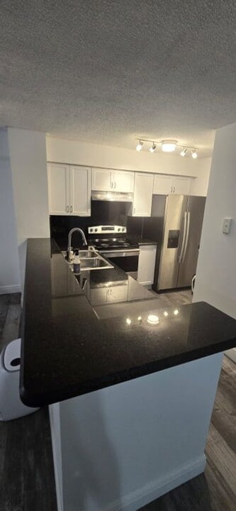 530 S Park Rd in Hollywood, FL - Foto de edificio